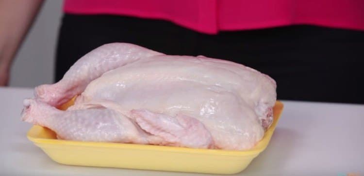 Cover Image for Do You Rinse Your Chicken Before You Cook It? Here’s Why You Should Stop