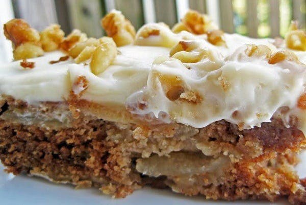 Cover Image for CHUNKY APPLE CAKE WITH CREAM CHEESE FROSTING