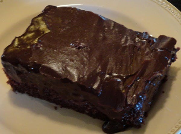 Cover Image for Mom’s Chocolate Decadent Cake