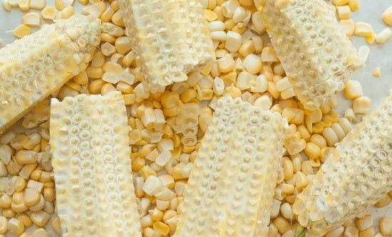 Cover Image for HAVE SOME EMPTY CORN COBS? DON’T THROW THEM IN THE TRASH – MAKE THIS INSTEAD!