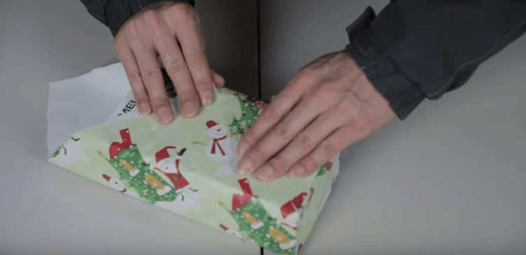 Cover Image for Genius Japanese Trick for Wrapping Presents