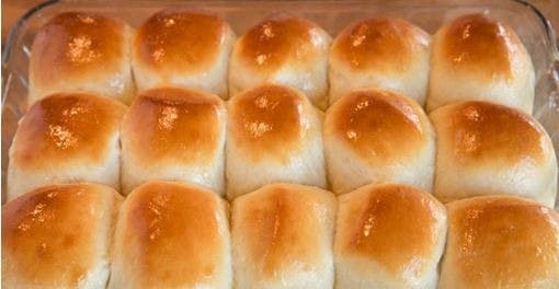 Cover Image for Soft And Fluffy Dinner Rolls The Whole Family Will Enjoy