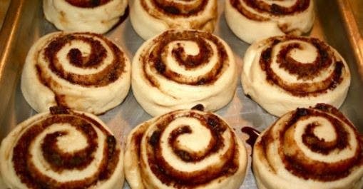 Cover Image for Sunday Morning Cinnamon Rolls – Let Their Scent Awaken Your Hunger