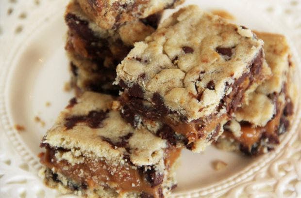 Cover Image for Caramel Chocolate Chip Cookie Bars