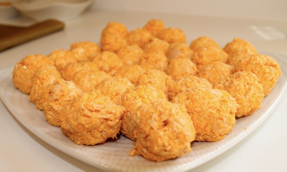 Cover Image for Appetizer Of the Century: Cheesy chicken Poppers!