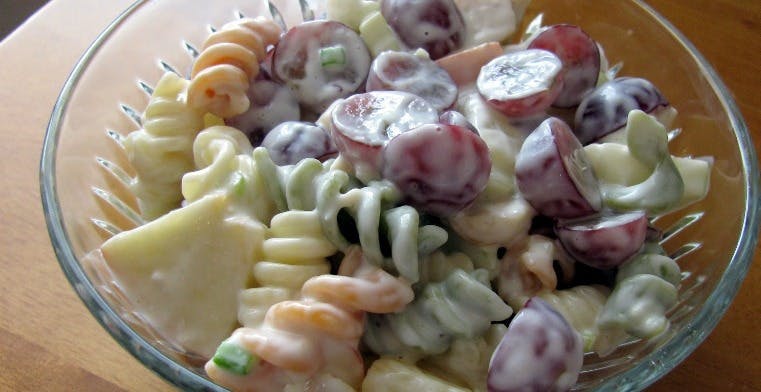 Cover Image for Dig Into Aunt Marge’s Pasta Fruit Salad For A Mouthful Of Sweet Surprises!