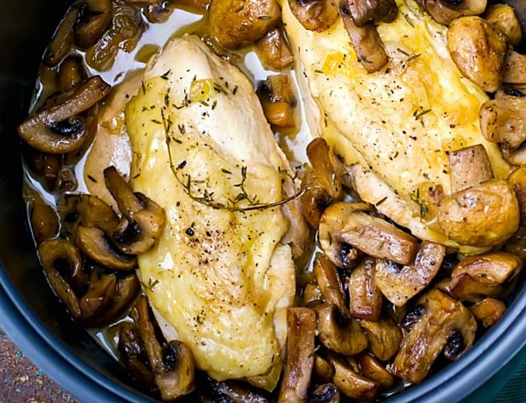 Cover Image for Savory Chicken And Mushrooms