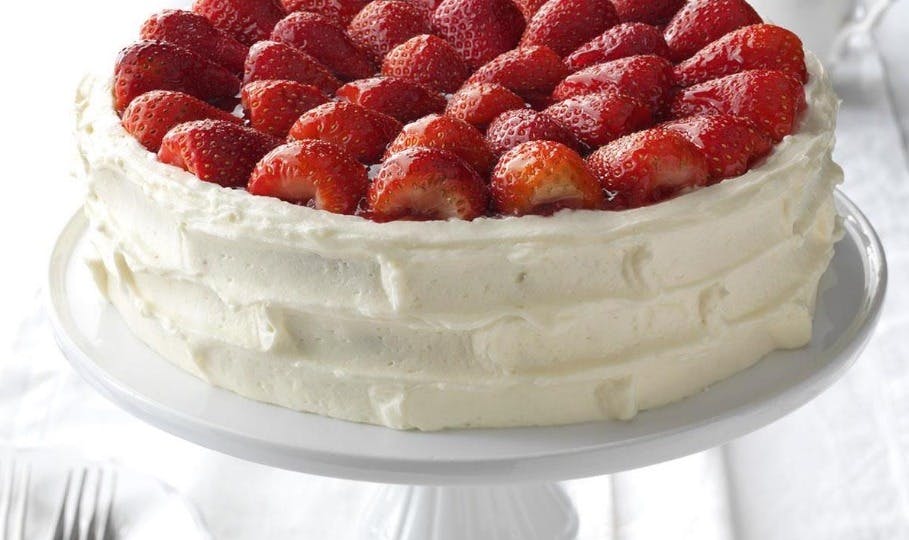 Cover Image for Strawberry Cake Surprise! – Fresh And Fancy