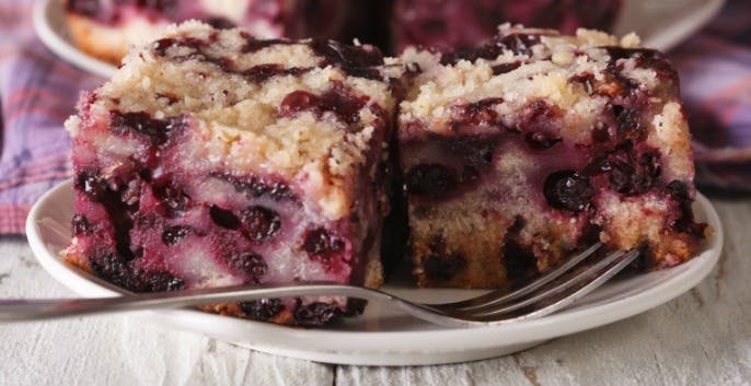 Cover Image for Blueberry Crumb Cake (A Fun, Tasty, Homemade Sweet Cake By Yours Truly)