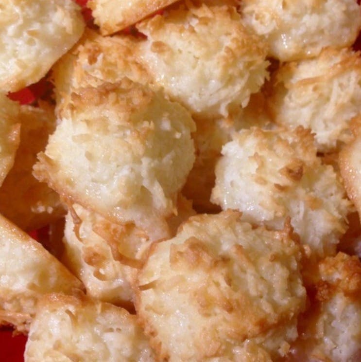 Cover Image for Easy Coconut Macaroons