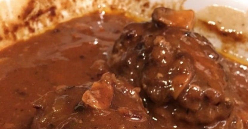 Cover Image for Enjoy Some Nostalgia In A Pan: Old-Fashioned Salisbury Steak