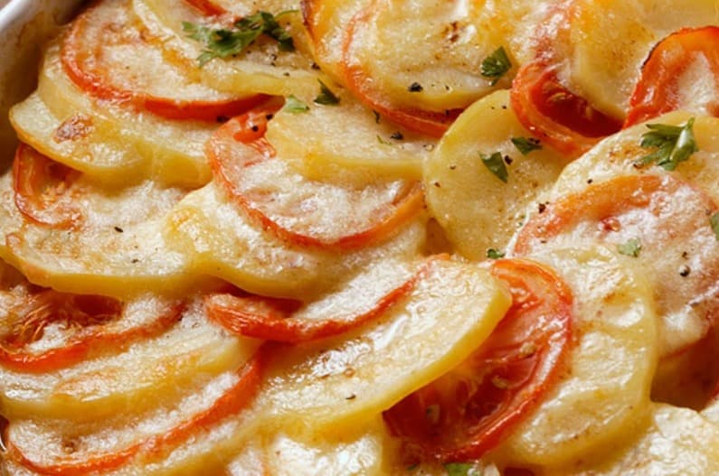 Cover Image for Herb Potato And Tomato Casserole