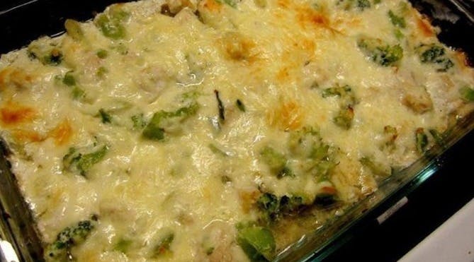 Cover Image for Chicken and Broccoli Cheesy Casserole – Low Carb Recipe