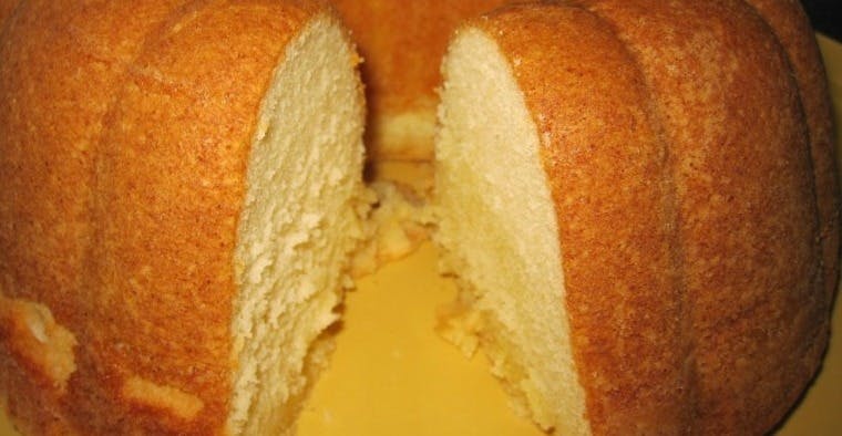 Cover Image for Delightfully Delicious Butter Pound Cake – A Secret German Recipe