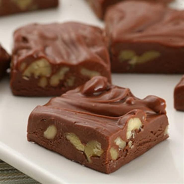 Cover Image for No Fail 5 Minutes Famous Fudge Recipe