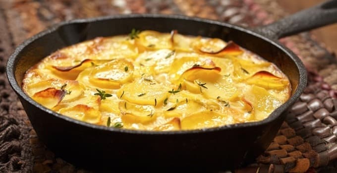 Cover Image for This Amish-Inspired Casserole Recipe Has Been a Huge Success For Decades